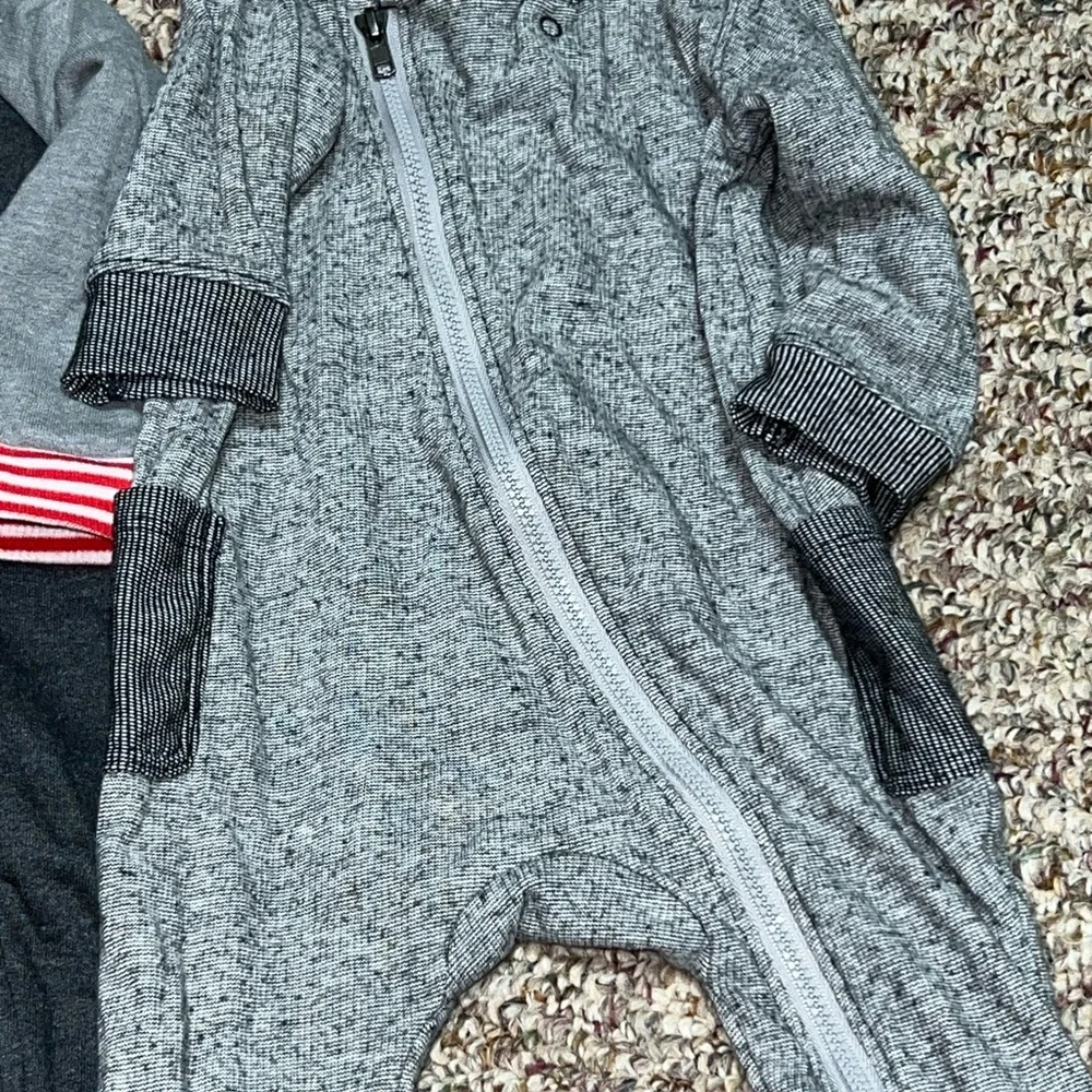 Boys, girls 0-3 month outfits,‎ pajamas Kids One Pieces, Lot of 2, 0-3 months